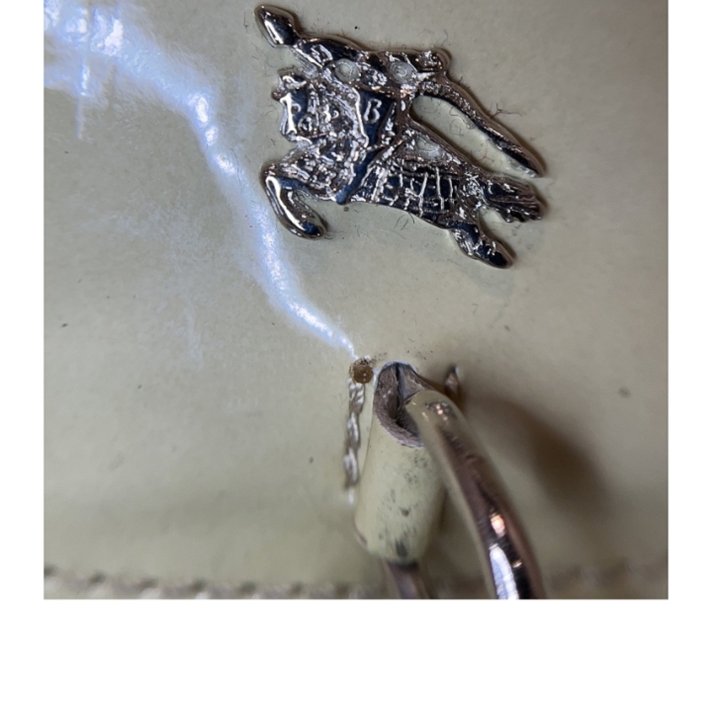 Elegant Light Grey Quilted Women's Bag - Picture 4 of 9
